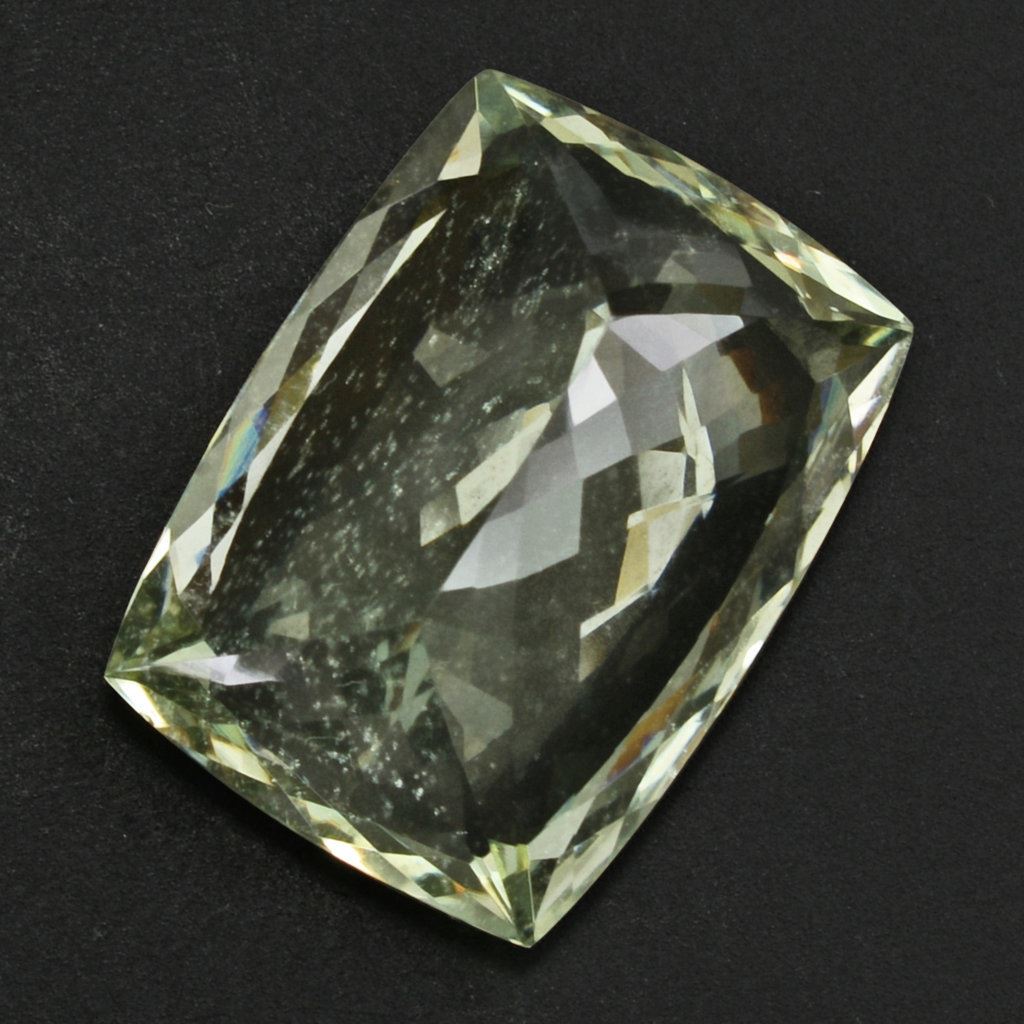 GREEN AQUAMARINE CUT CUSHION 19X14MM 14.60 Cts.