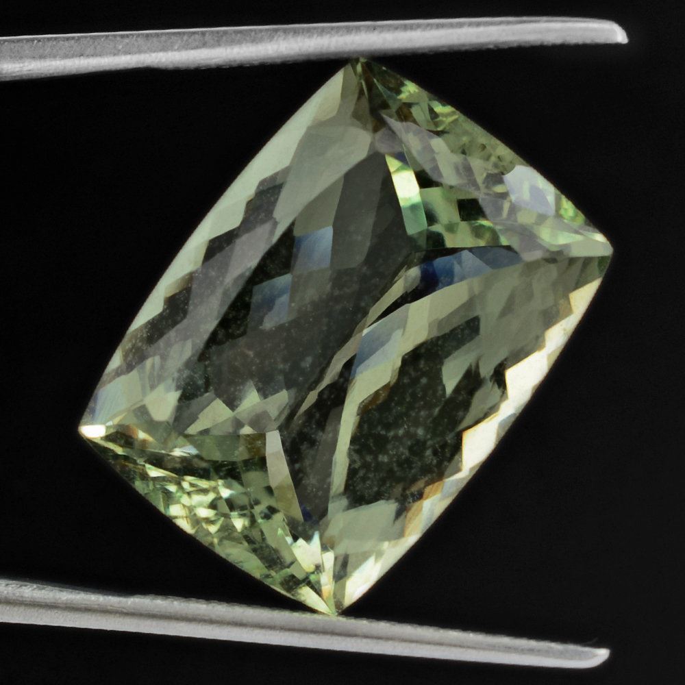 GREEN AQUAMARINE CUT CUSHION 19X14MM 14.60 Cts.